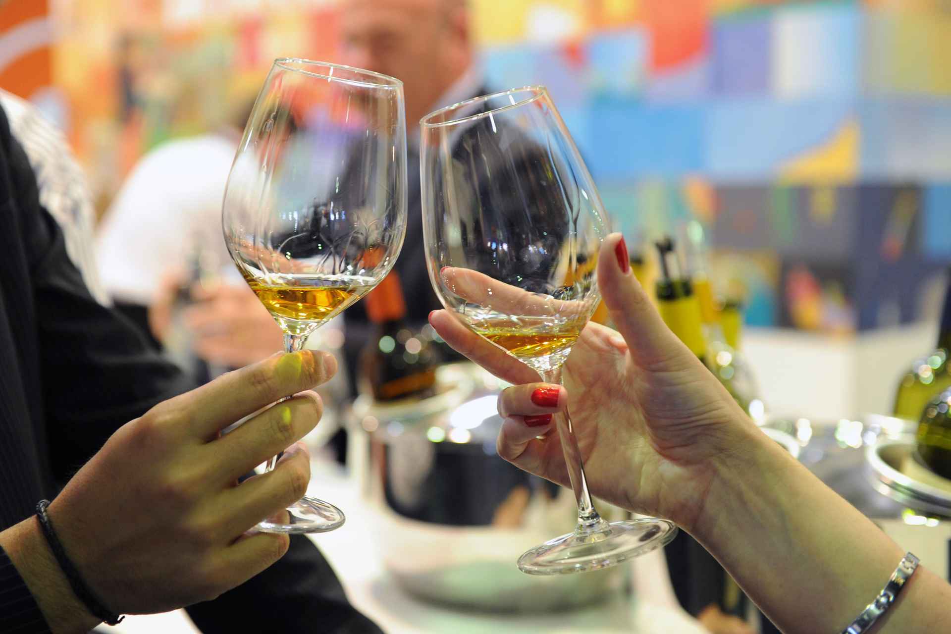 Verona: Wine and Aperitivo Walking Food Tour